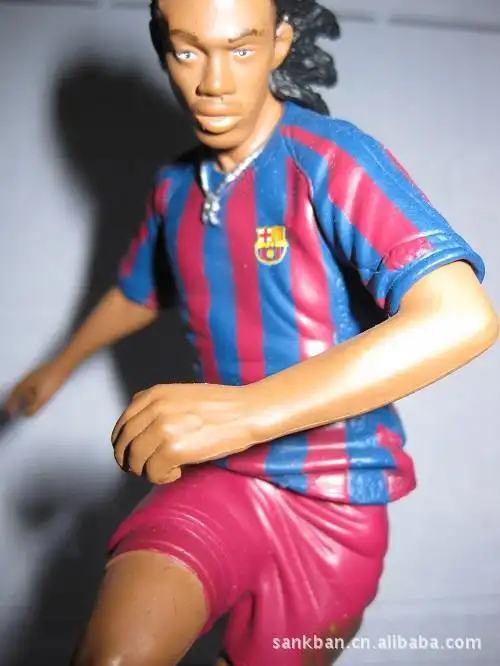 压哨签约，阿兰重回中超？尘埃落定，青岛官宣，离开国足悬念揭晓.